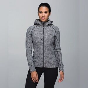 Lululemon Scuba Hoodie II
Plush Petal Deep Coal Ghost / Deep Coal